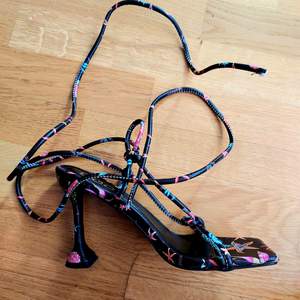 High heels rope shoe. For  parties or events. 