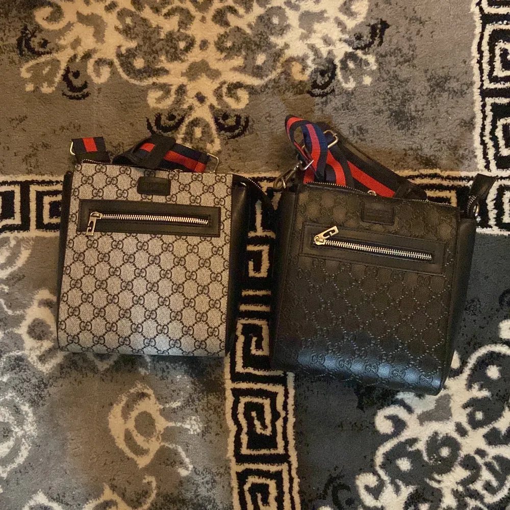 A kopia Gucci väskor alla för 5000 och a kopia lakers för 1000 st s går också att köpa en Gucci väska alla svarta för 1300 till 1500 och grå svarta för 2000 och grå med svarta Gucci märke för 1200 helt nya.. Väskor.
