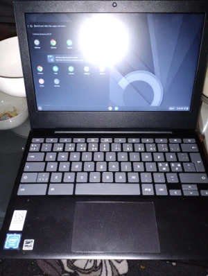 Chromebook  - Chromebook nyskick använd 3;gånger