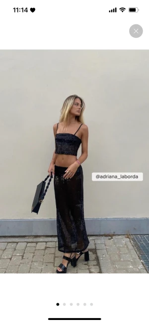 glitter kjol - Jag säljer denna glitterkjol som är använd en gång under nyår💓