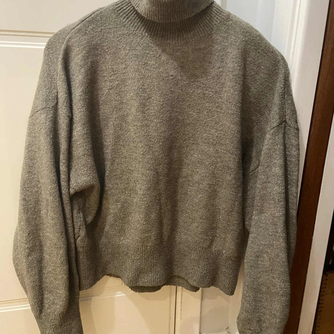 Grå/grön turtleneck