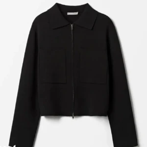 Kofta/jacka - Säljer då den inte kommer till användning, bra skick. Skriv för egna bilder!