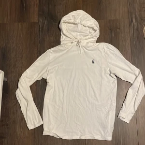 Ralph lauren långärmad tshirt - Helt ny, fick i julklapp men inte min stil nypris 1300