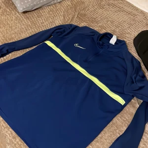 Nike träningströja  - Nike träningströja 7/10 skick, 