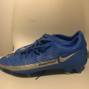 Nike Phantom GT Pro FG - Säljer dessa pågrund av att ja slutat med fotboll, har tyvärr inget kvitto eller box , original pris 1,399 mitt pris 600