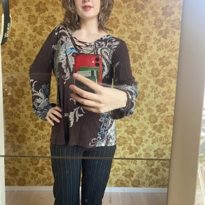 HIPPIE TRÖJA - Super skön och snygg hippie tröja köpt på en loppis. Säljer då den inte kommer till användning. Fint skick🙌