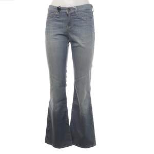 Säljer dessa lee jeans jag köpt på sellpy 🦋 Midja - 76cm 