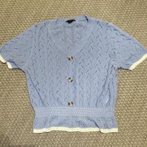 Blå/vit - Oanvänd i storlek M