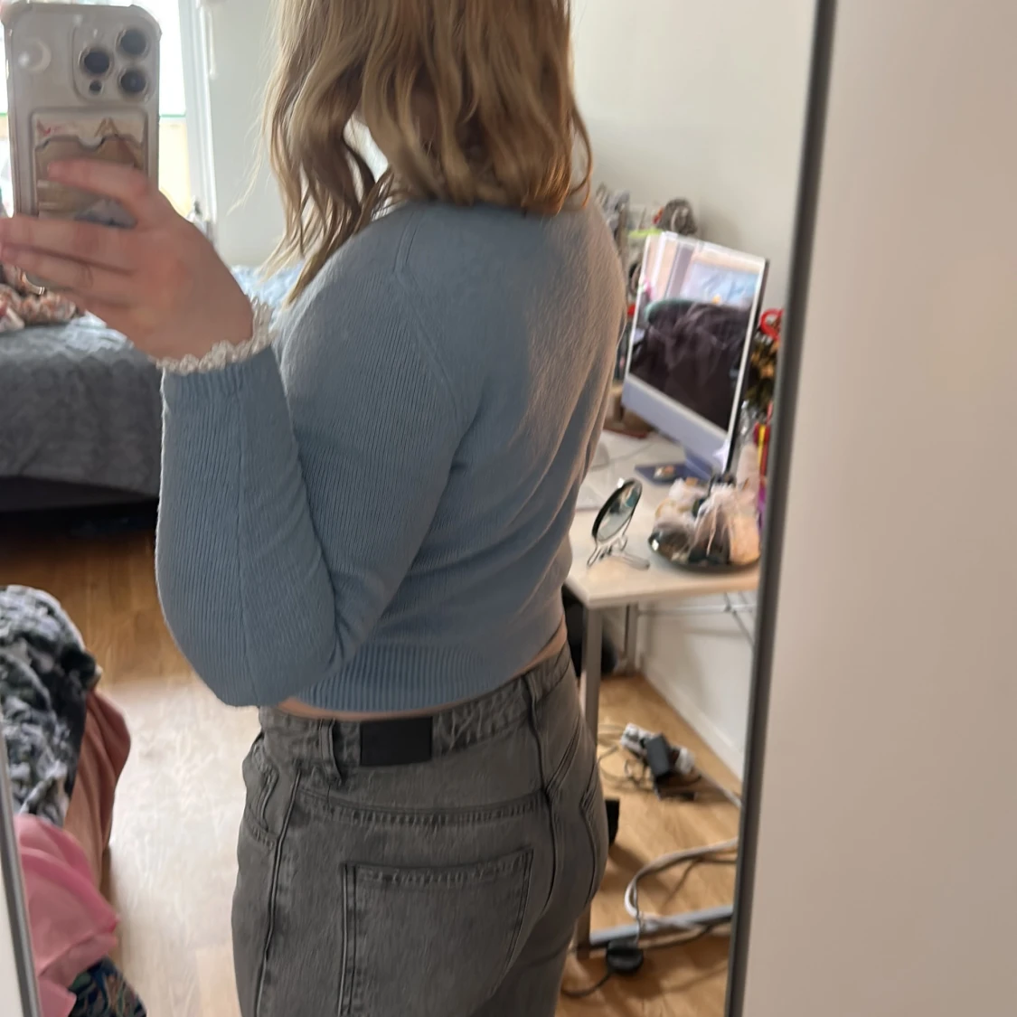 Tröja med spetsdetaljer - 90