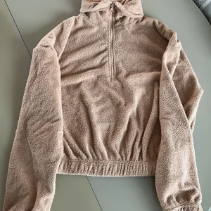 Fleecetröja - Sparsamt använd och supermjuk! 