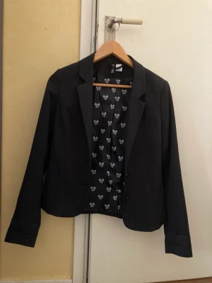 Kavaj - Svart figursydd kavaj