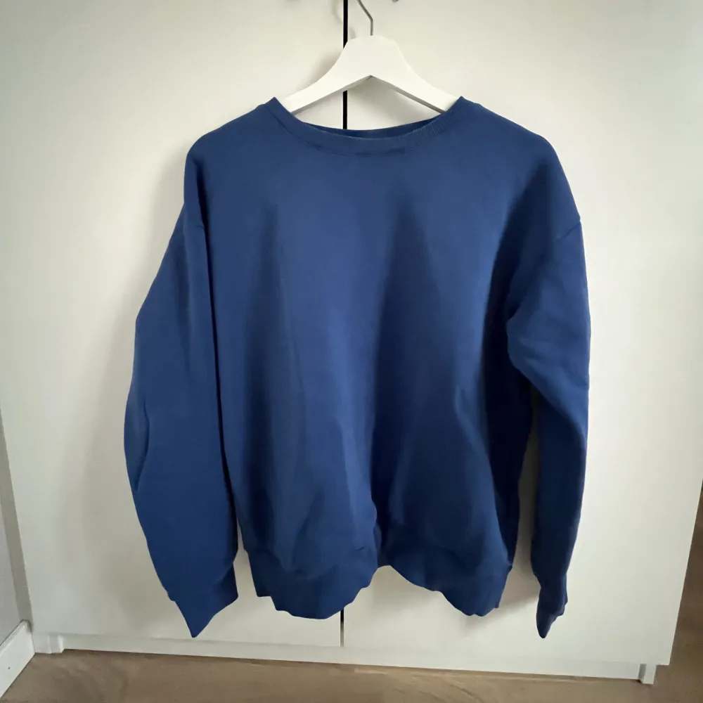 Sweatshirt med så fin färg! Super skön. Kom privat för funderingar💙💕. Tröjor & Koftor.