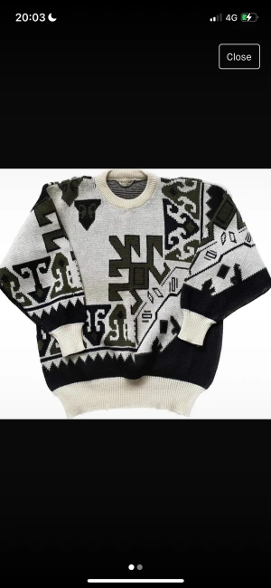 Vintage Sweatshirt - Stickad vintage sweatshirt, köptes ny för 499 kr