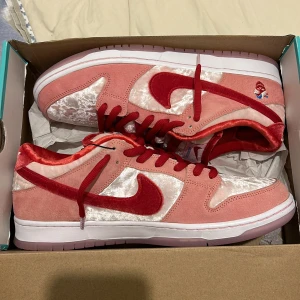 Nike SB Dunks Strangeloves - nike sb dunks 10/10 bara testade en gång inomhus