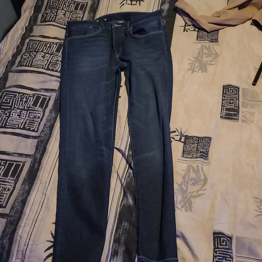 Som nya jeans. Ser ej använda ut  Mörk blå sitter bra . Jeans & Byxor.