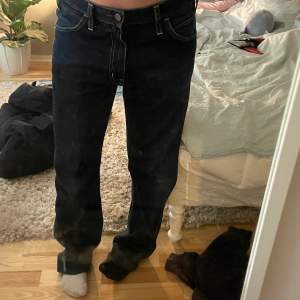 Jag säljer mina cheap monday jeans   Jag köpte dom på Plick men använder dom inte så ofta. Dom passar bra för mig som är 165. Skriv om ni vill ha mått