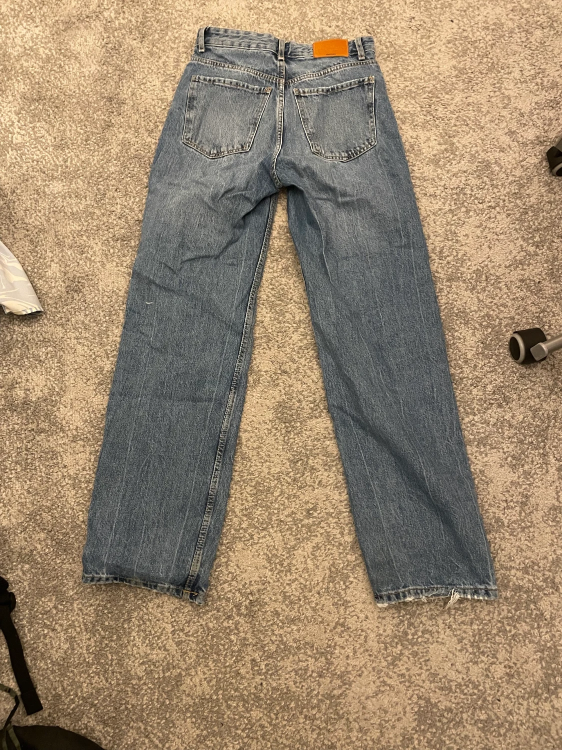 Blåa jeans i storlek 36 - 90