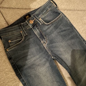 Lee jeans  - Lee jeans i storlek 24/31 (xs)  Nästan aldrig använda,