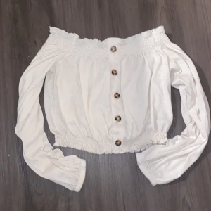 Vit off shoulder tröja  - Använd ett fåtal gånger. Skriv innan köp. 