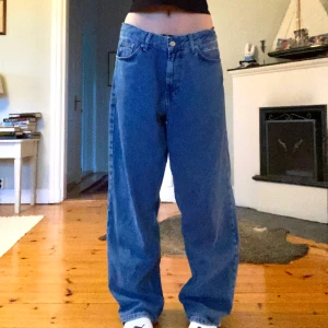 big skate jeans - polar big boys dupe från junkyard  big skate jeans XS insytt skosnöre för att kunna justera midjan men går att ta ut!!