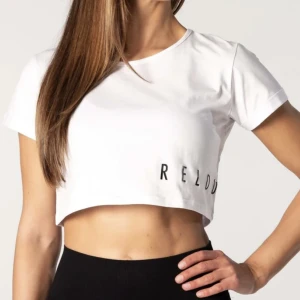 Crop top - Relode - Helt oanvänd crop top från Relode, superfin men kommer inte till användning.. 🖤