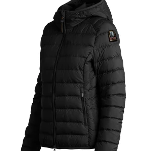 Para jumper dunjacka - En para jumper jacka använd 1 gång så i nyskick!  Storlek xs-s Nypris 5000 Säljes för 1600 annars kom med bud🙂🌸