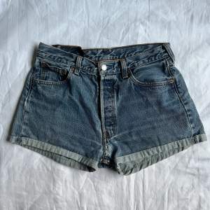 Ett par snygga levis short 💙 W30L32