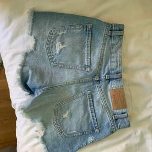 Shorts som jag köpte förra sommaren, använda 1 gång. Tyvärr för små❤️❤️❤️skriv privat för bilder med dem på