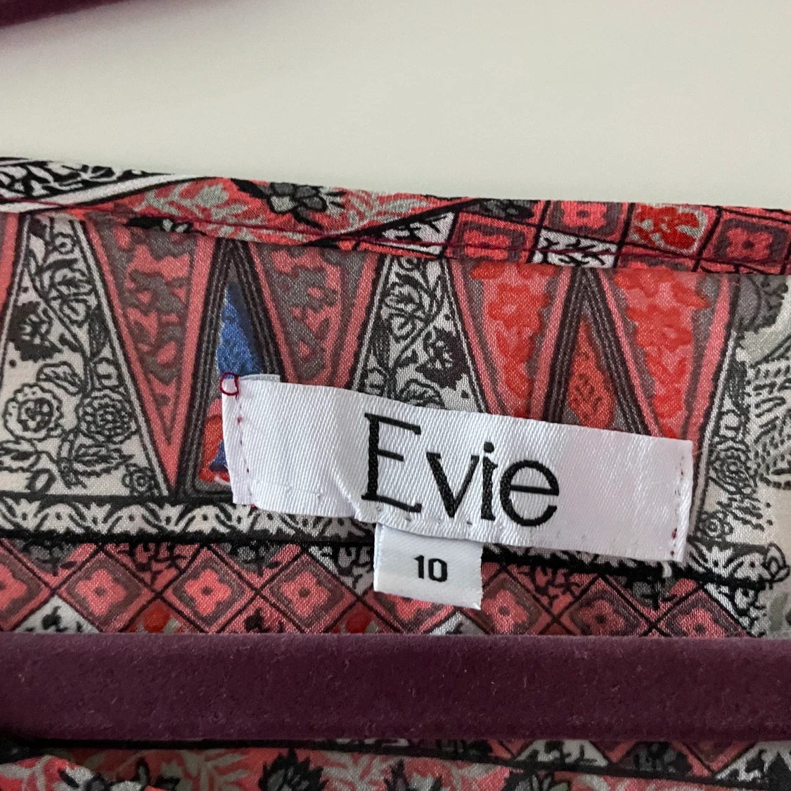 Blus med knyt S - 91