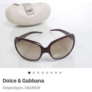 Solglasögon från Dolce & Gabbana, köpta för 540kr på Sellpy🤍🤍