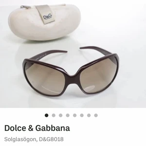 Solglasögon  - Solglasögon från Dolce & Gabbana, köpta för 540kr på Sellpy🤍🤍