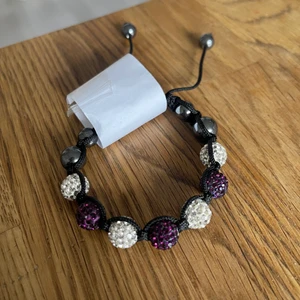 Armband  - Armband säljes. 