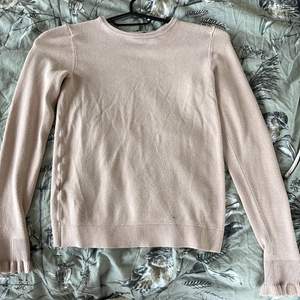 Säljer denna ish smuts rosa tröja då den inte längre kommer till användning 