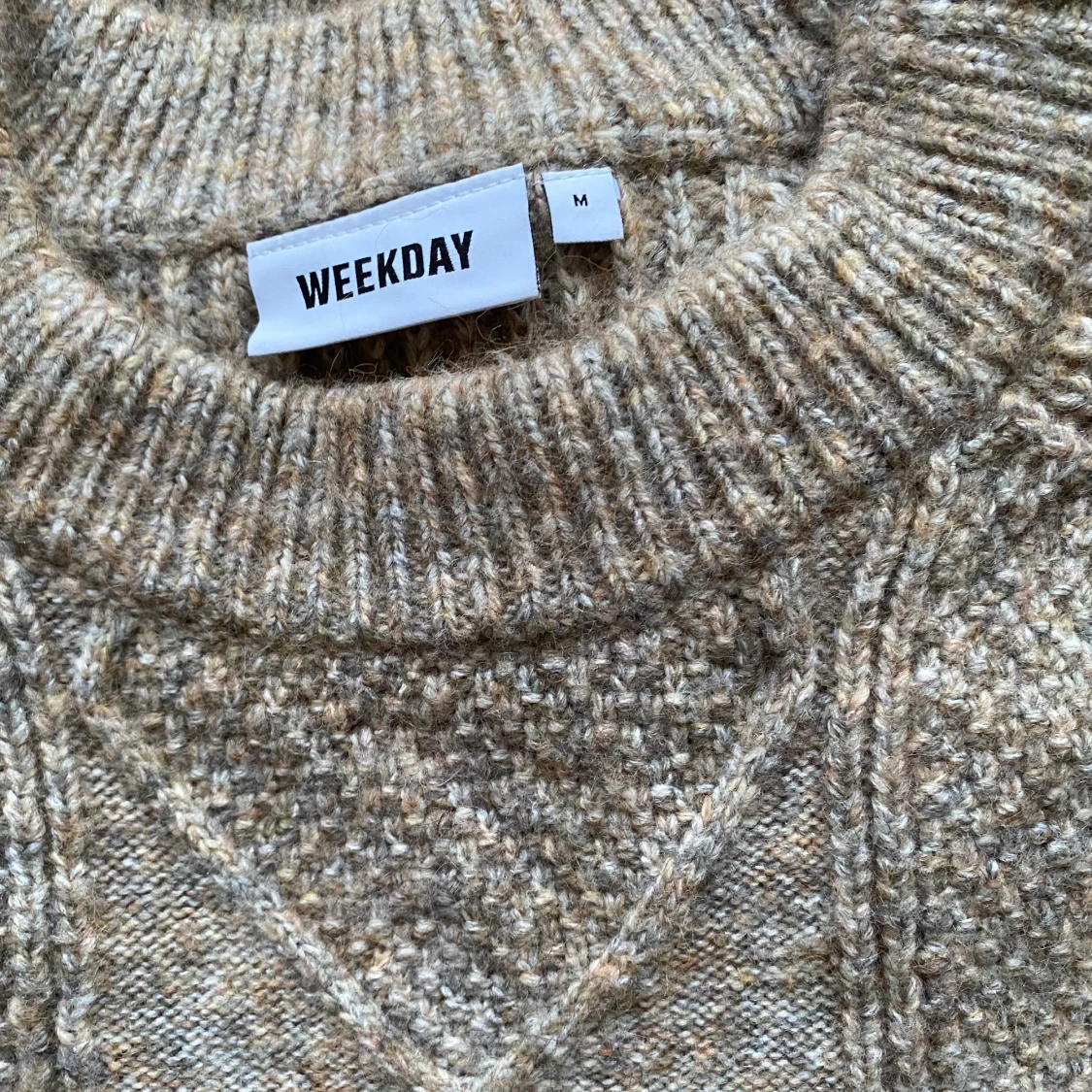 Stickad tröja WEEKDAY stl. M - 91