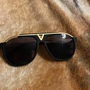 Lv glasögon - Inte använd, bra skicka osv                    Går att fraktas ochså