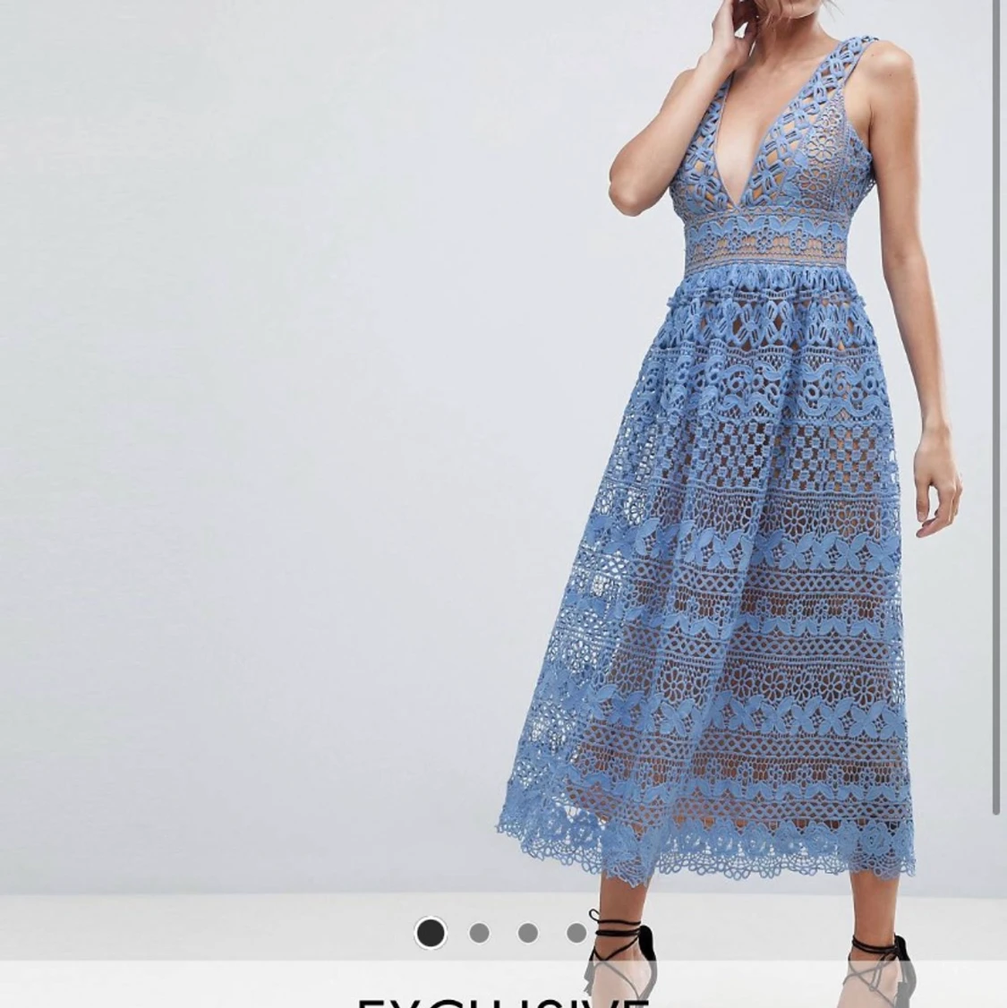 SÖKER boohoo exklusive klänning