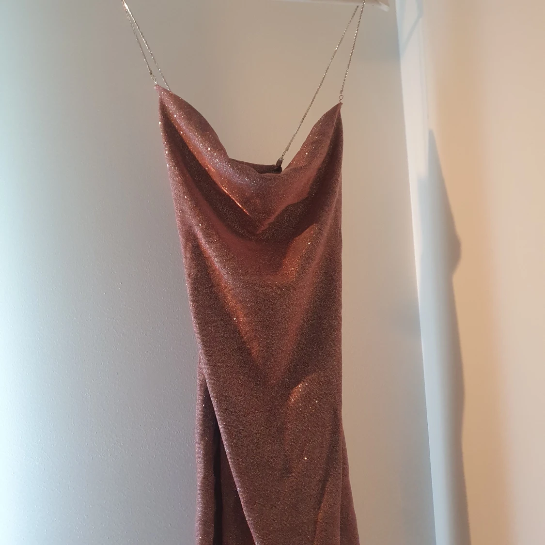 Glittrig klänning  - 91