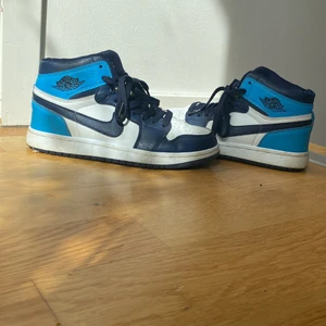 Nike  - Jordens blå stolek 35/36