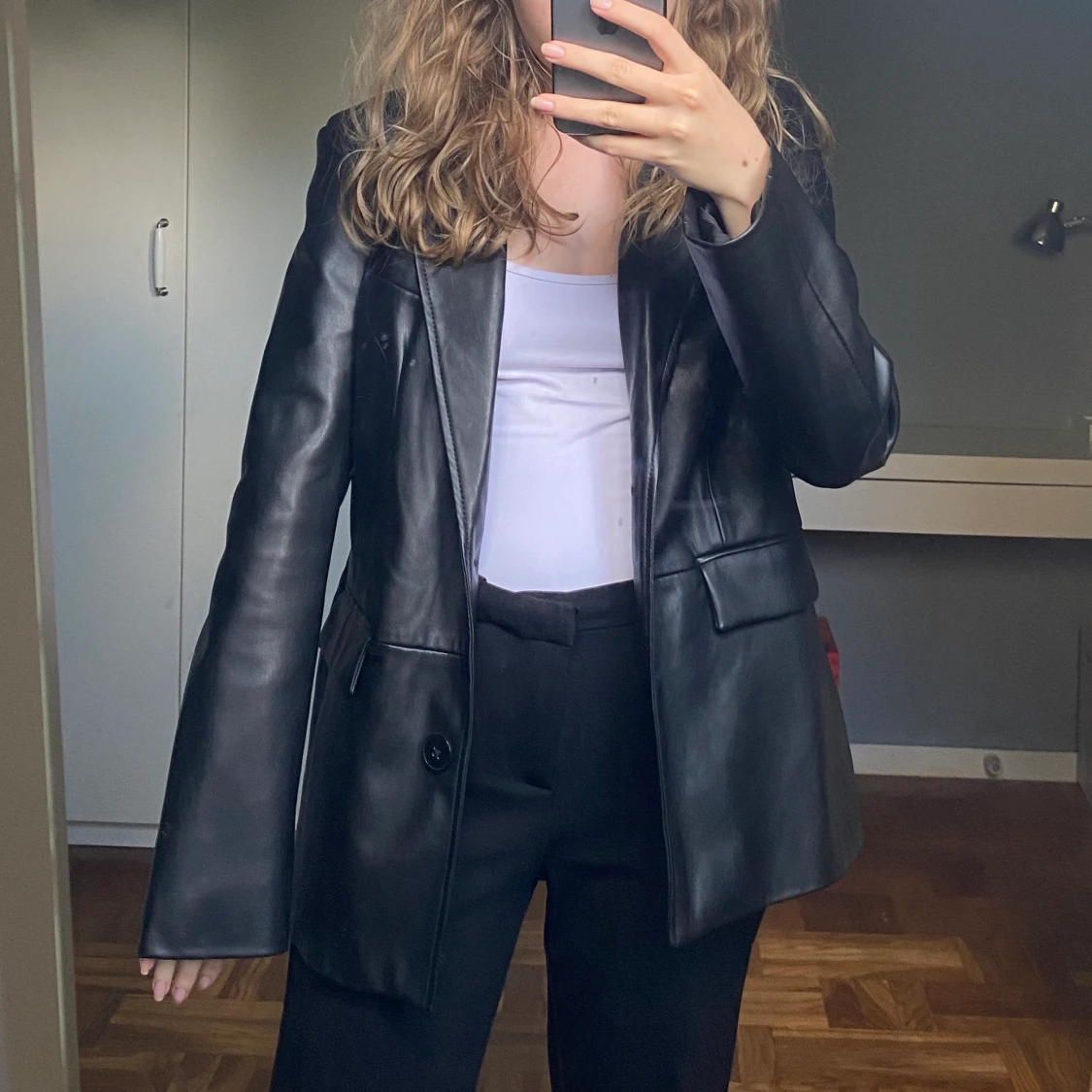 Svart skinnjacka