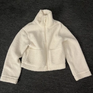 Pilé jacka - Fin piléjacka använd någon gång, fint skick. 