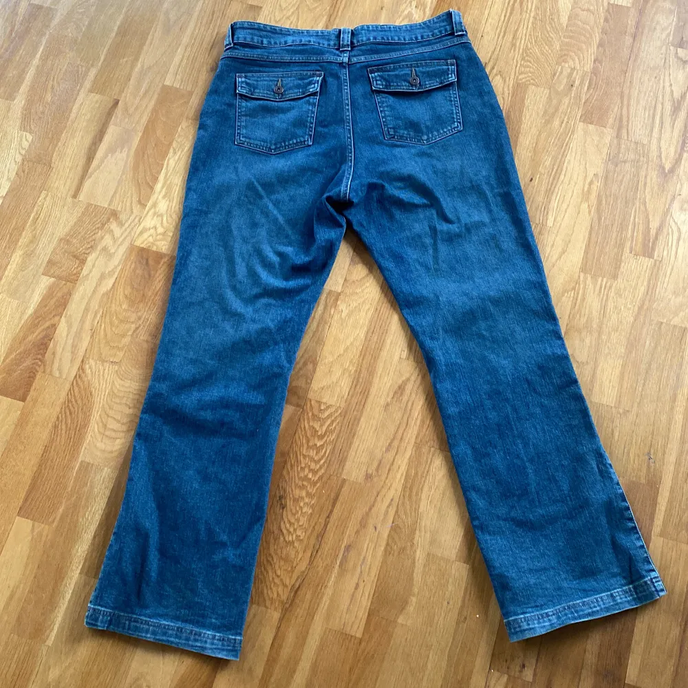 Vintage Lee Bootcut pants Size 33 Skick 9/10 Väldigt fin wash på färgen!  . Jeans & Byxor.