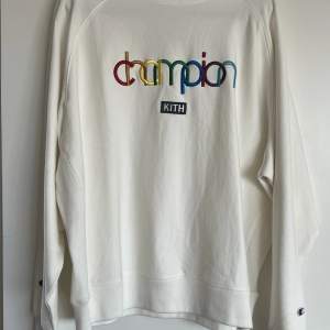 Champion x KITH crewneck. Almost brand new in size XL. 