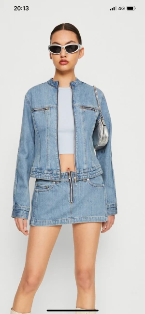 Calabasas weekday jacka - Hej jag söker denna jacka i storlek S/36, jackan heter calabasas från weekday. 