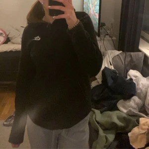 Nike zip hoodie - Jättesnygg Nike zip hoodie. Köpt i Nikebutik. Jättebra skick!💕