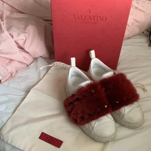 Valentino skor - Intressekoll på mina valentino garavani skor, kommer med dustbag och box