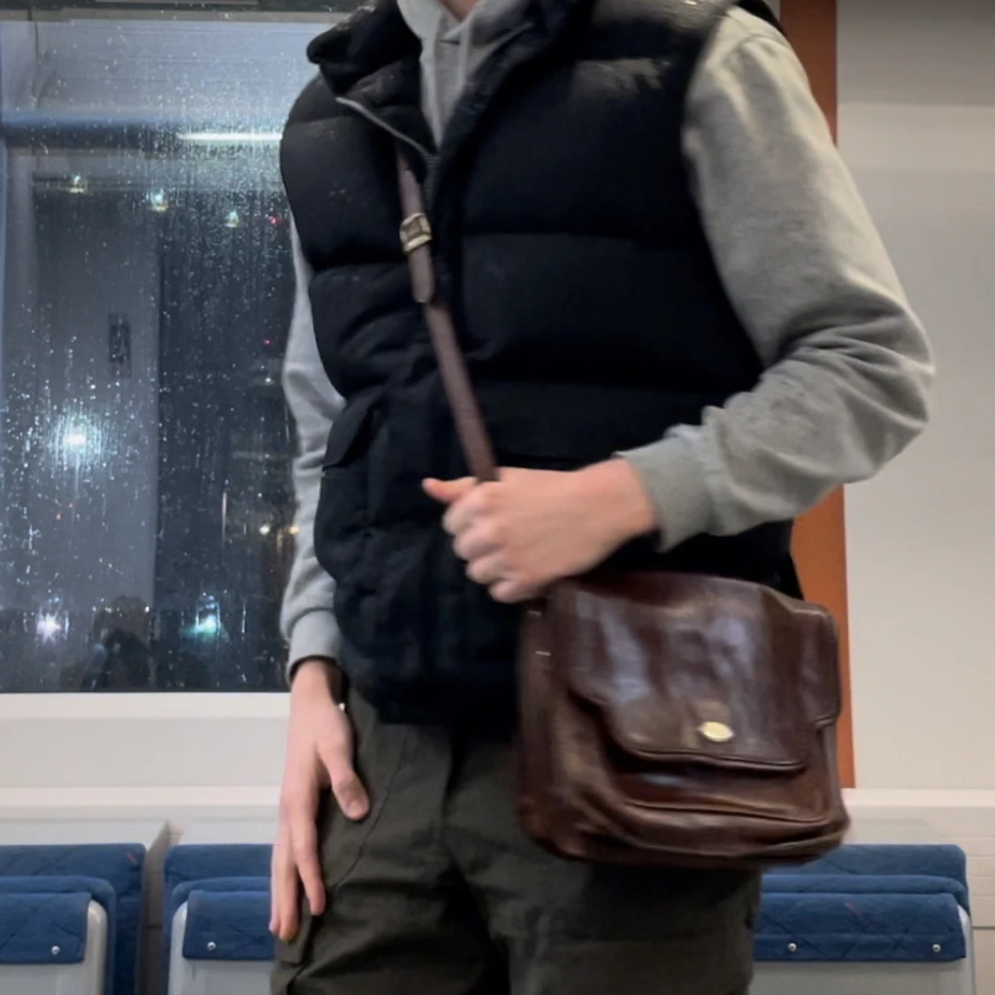 Axelremsväska, äkta läder