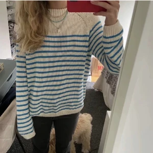 Randig stickad tröja  - Supermysig stickad tröja från zara i storlek S!!🤗💗