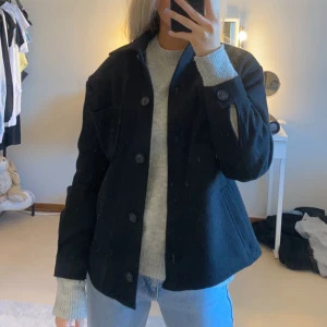 Kappa - Säljer denna jacka/kappa då den ej kommer till användning💞är 169! Köpare står för frakt!! 