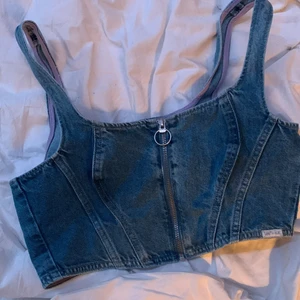 jeans topp  - helt oanvänd jeans topp från h&m nyskick