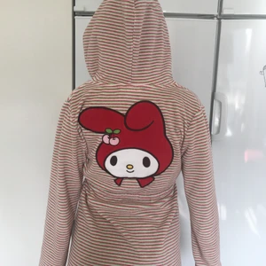 My melody 🎵 kofta small - My melody kofta med ränder och körsbärs detaljer i storlek small :) kan mötas i slussen/Liljeholmen eller frakta mot betalning.